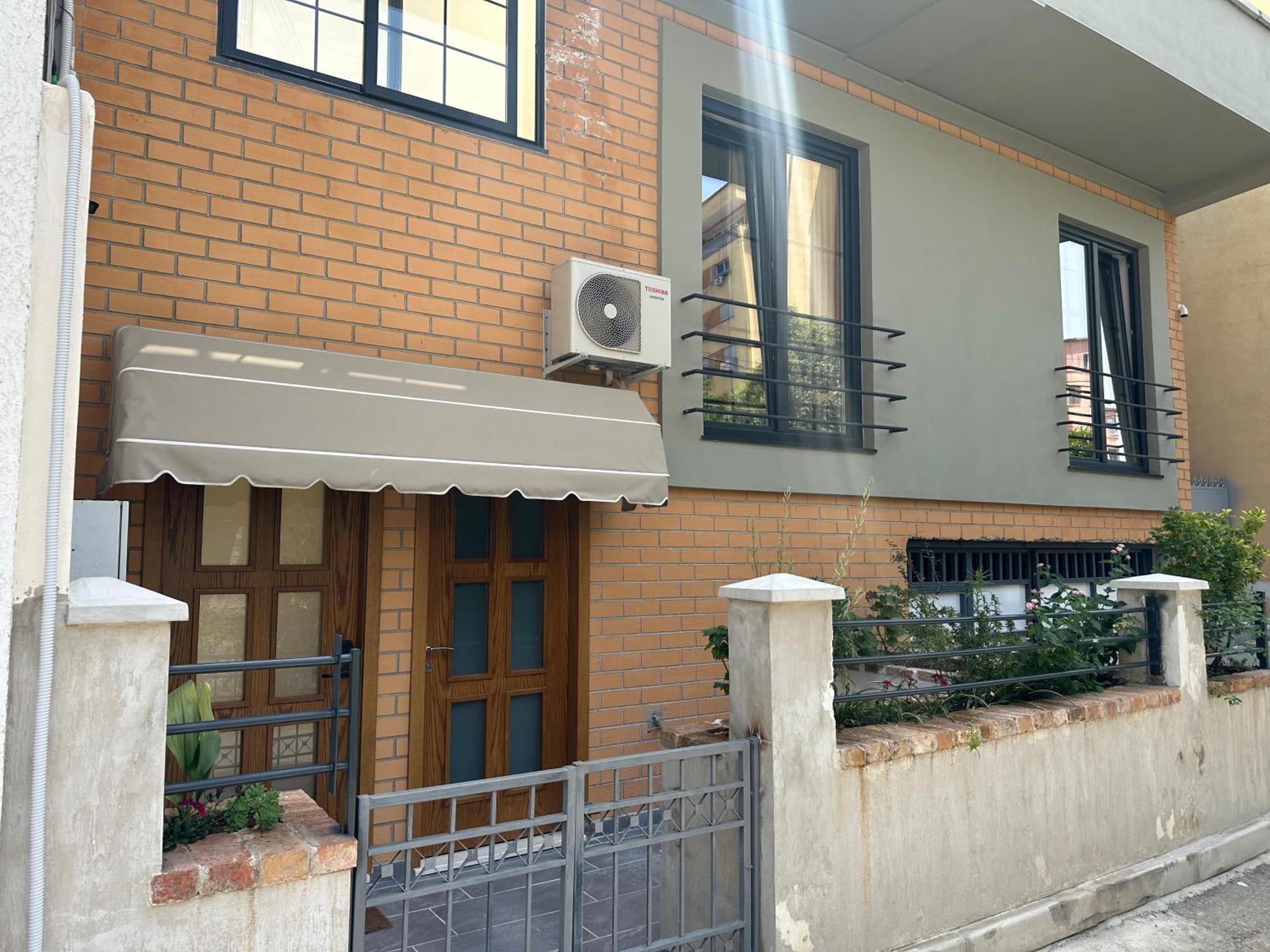 Comfort Apartamento Tirana